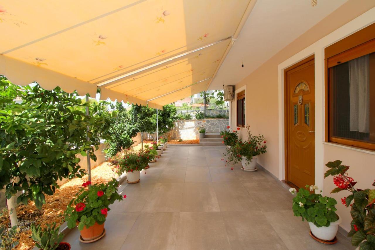 Villa 24 Sarandë 외부 사진